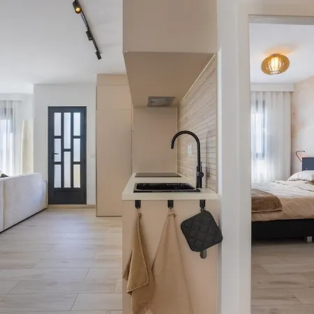 6 Persoons Penthouse Met Dakterras En Jacuzzi San Miguel De Salinas