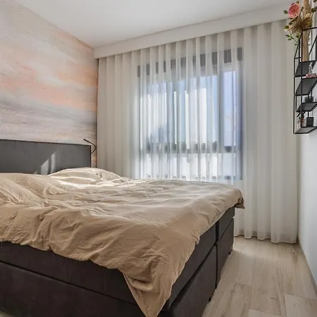 6 Persoons Penthouse Met Dakterras En Jacuzzi